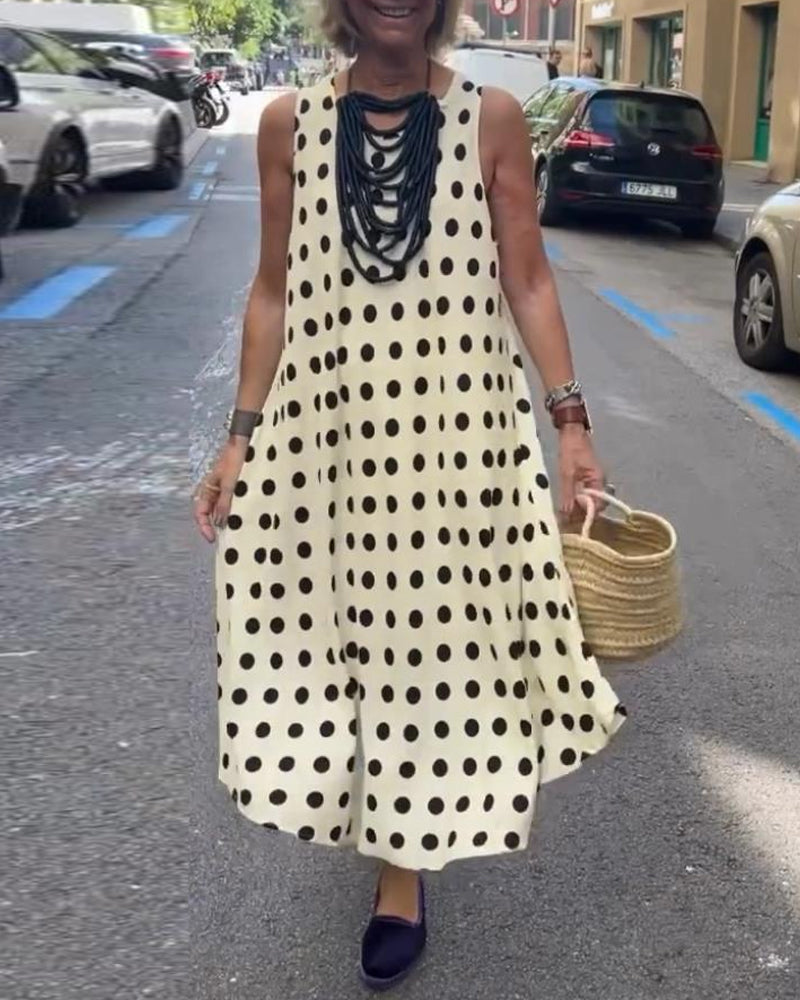 Lässiges ärmelloses kleid mit polka dot-print und rundhalsausschnitt