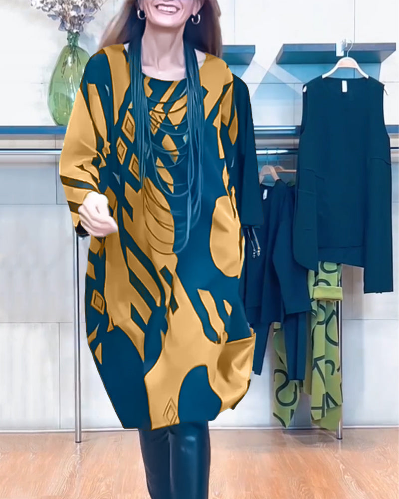 Kleid mit Aufdruck und Rundhalsausschnitt