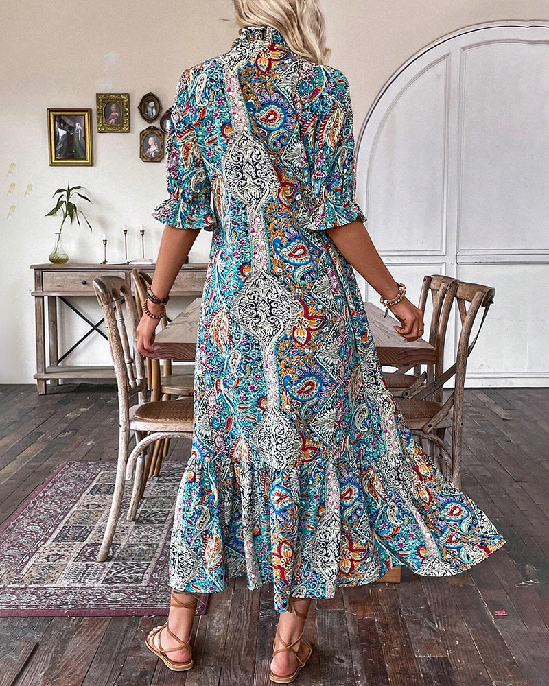 Elegantes Kleid mit halben Ärmeln und Paisley-Print