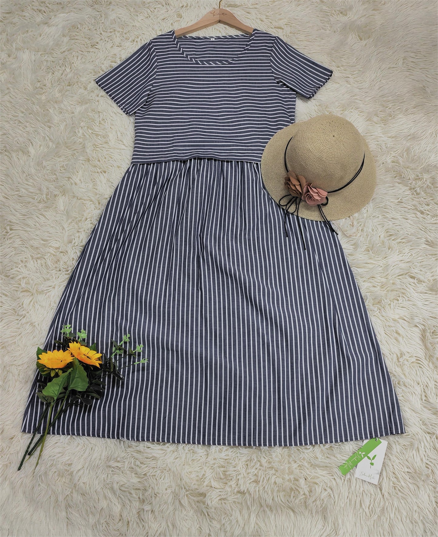 SpringStil® - Marineblau und weiß gestreiftes Midikleid mit kurzen Ärmeln