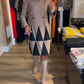 Elegantes Kleid mit geometrischem Print