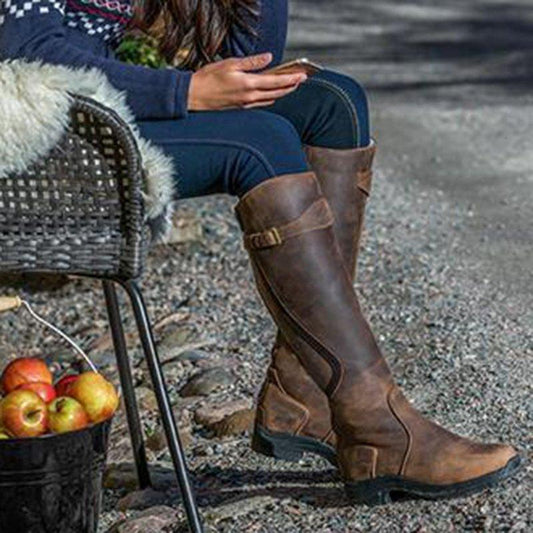 Josefine - Kniehohe Damenstiefel mit Absatz und Schnalle