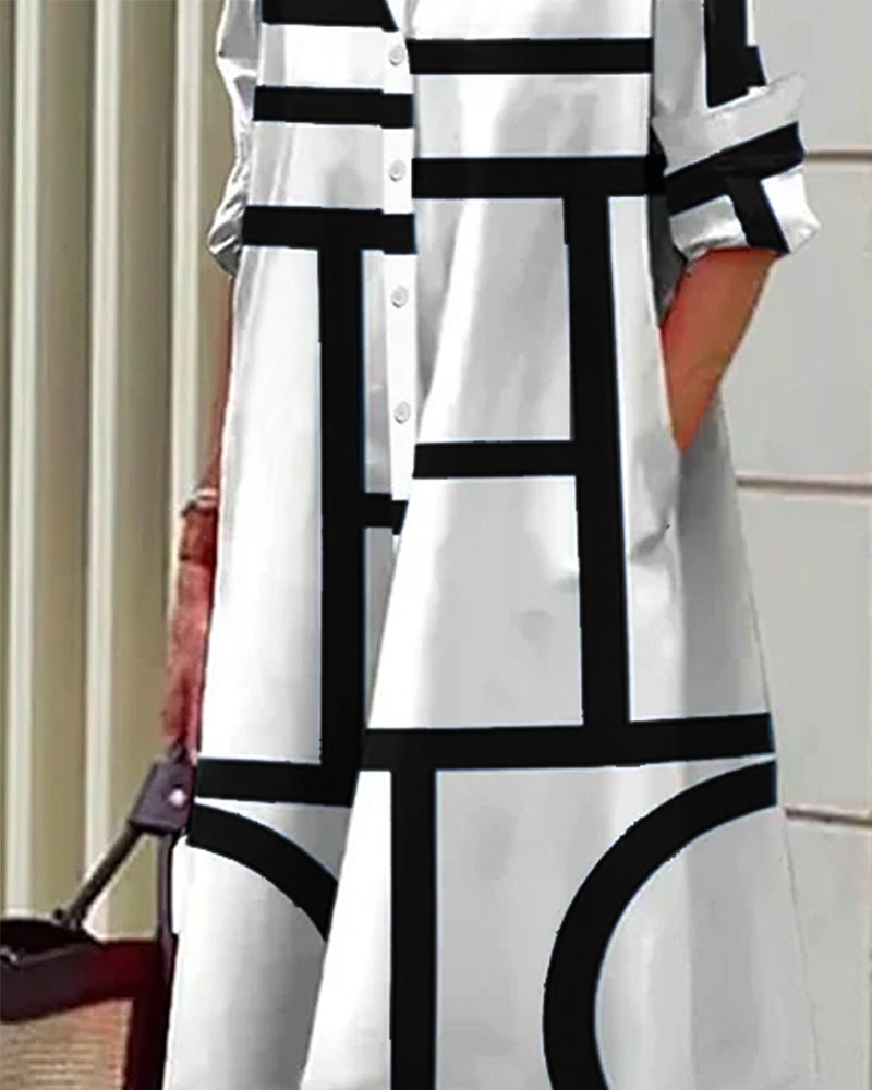 Kleid mit Taschen und geometrischem Aufdruck