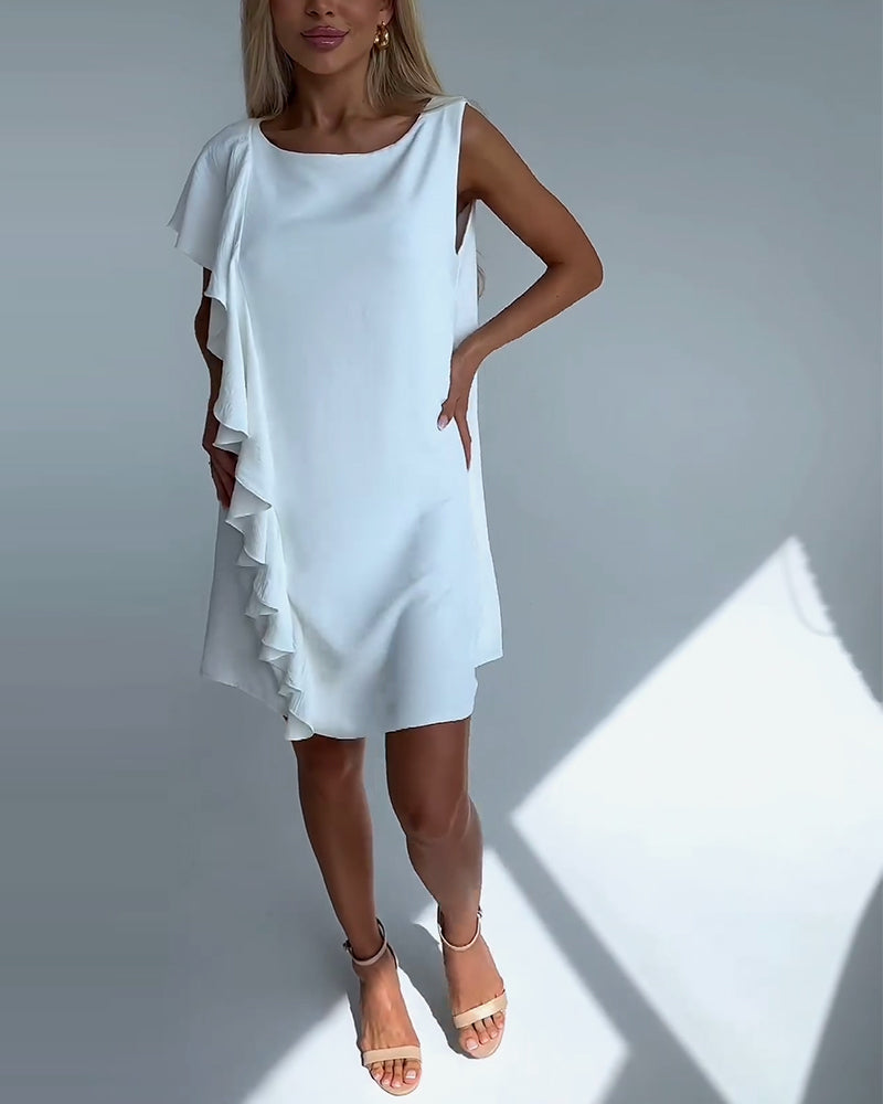 Ärmelloses, asymmetrisches Kleid mit Rüschen