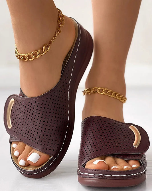 Nerea - Trendige Peep Toe Keilsandalen mit luftigem Design für den Sommer