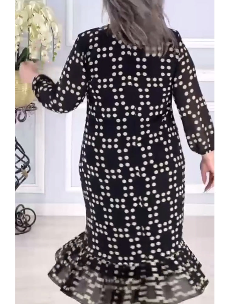 Elegantes kleid mit polka-dot-print, v-ausschnitt und neunviertelärmeln