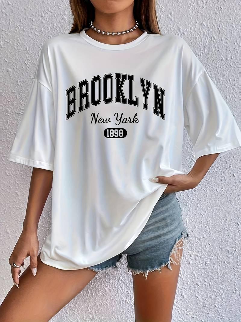 Savannah – stilvolles rundhals-t-shirt mit brooklyn-print - LOVEZOE